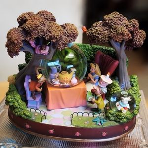 Disney Alice in Wonderland Double Snow Globe, Mad Hatter's Tea Party Unbirthday